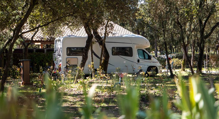 Location d'emplacement pour camping-car, caravane ou tente au camping de Massereau dans le Gard