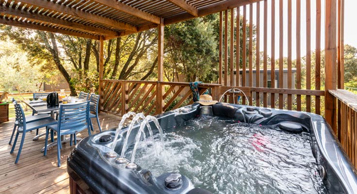 Jacuzzi mobil-home ultimate plus à Sommières dans le Gard