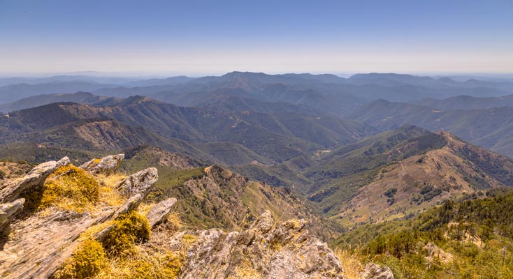 Vue sur le Mont Aigoual dans les Cevennes