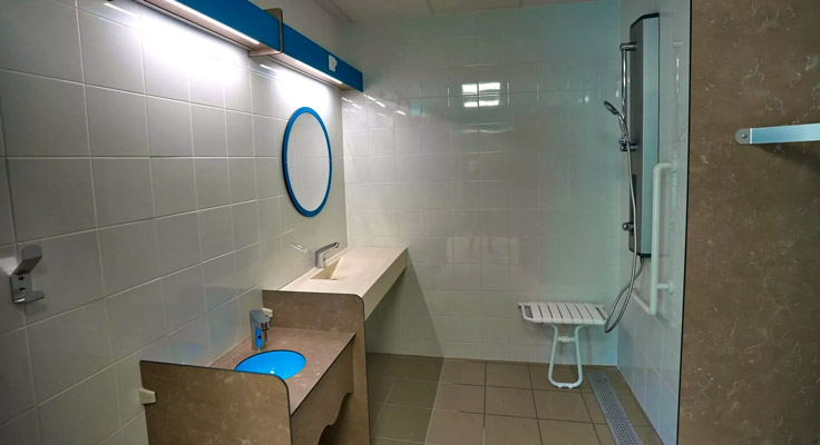 Salle de bain privative au camping du Domaine de Massereau