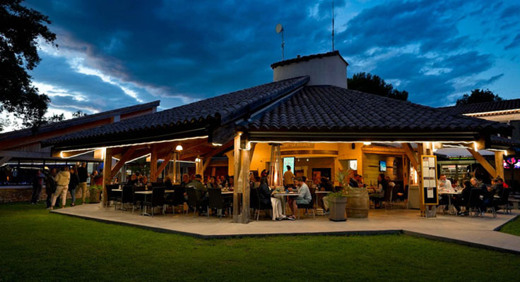 Soirée et dîner romantique ou en famille au restaurant la Source entre Nîmes et Montpellier