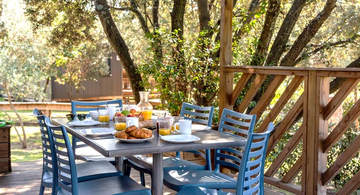 Terrasse mobil-home ultimate à Sommières dans le Gard