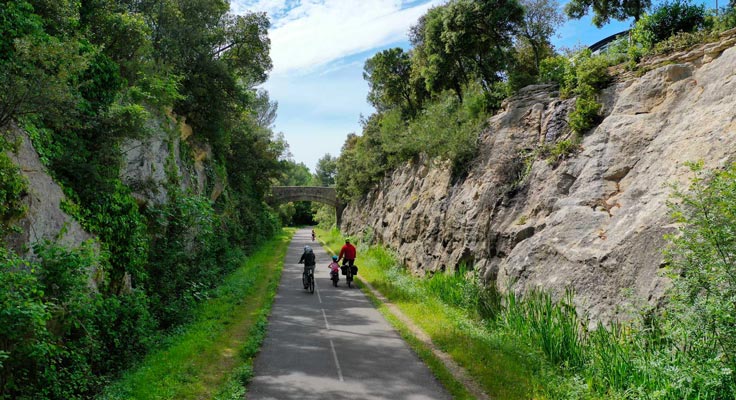 Balade à vélo sur la voie verte dans le Gard