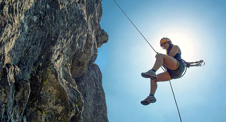 Parcours de Via Ferrata du Vidourle dans le Gard proche du camping du Domaine de Massereau