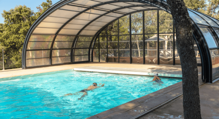 piscine couverte avec dôme amovible Domaine de Massereau